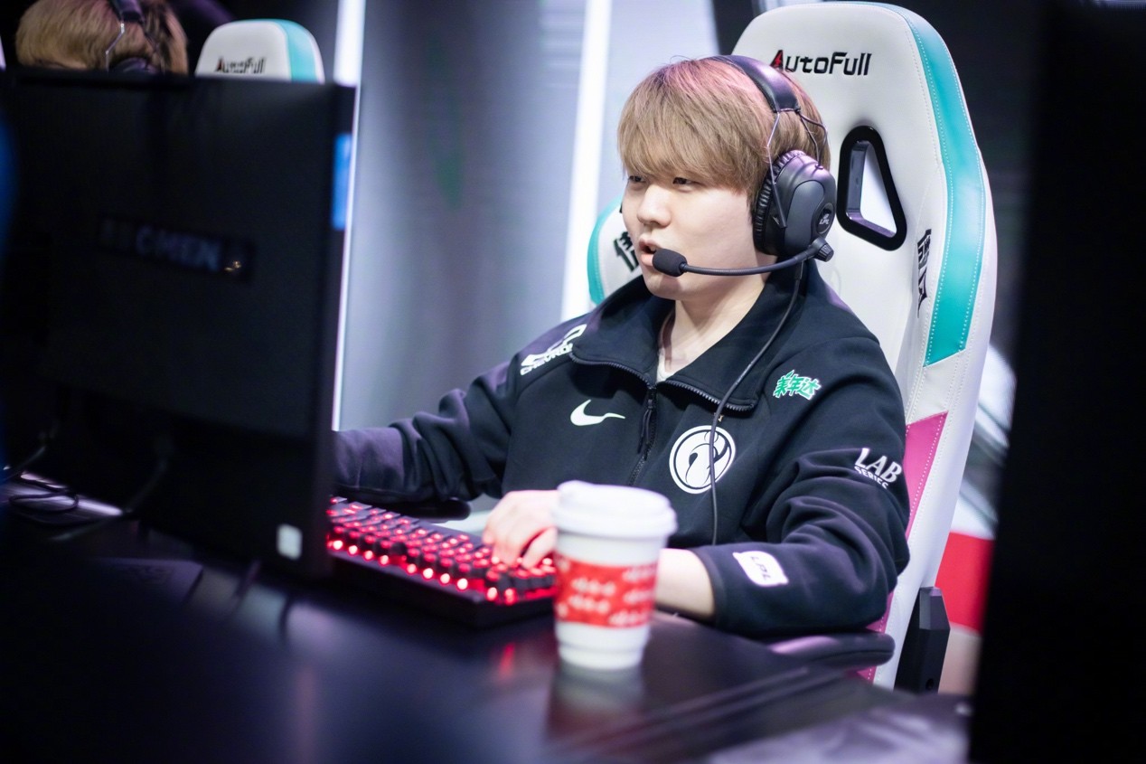 Rookie重要时刻出色发挥，法国队带队取胜！